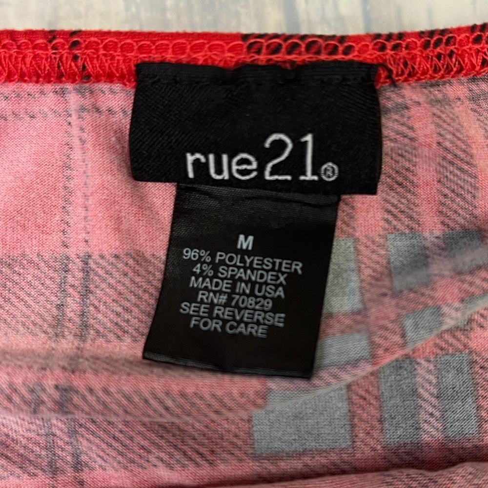 mini skirt - Picture 3 of 4